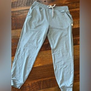 Vuori joggers women’s Small